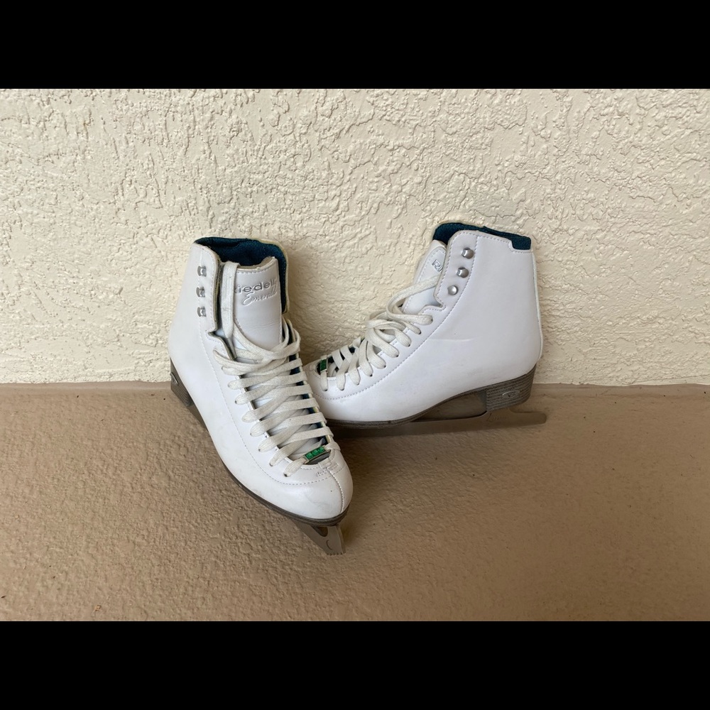 Riedell 119 Emerald Ladies Figure Skates